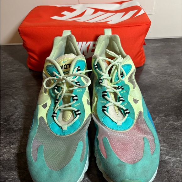 Nike Air Max Sneakers in Teal and Aqua - Picture 5 of 6